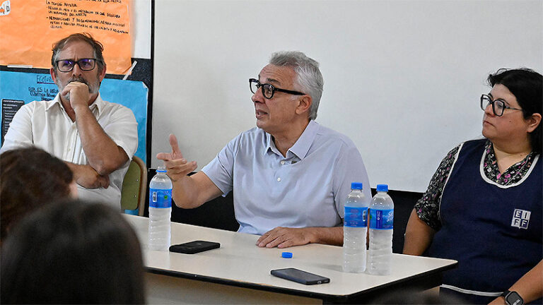 Julio Zamora se reunió con estudiantes del Colegio Fernando Fader sin título 3