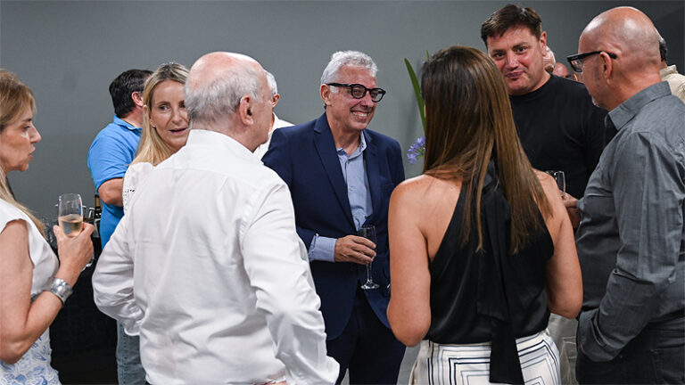 Con la presencia de Julio Zamora, la Asociación Vecinal Nordelta realizó el brindis de fin de año sin título 6