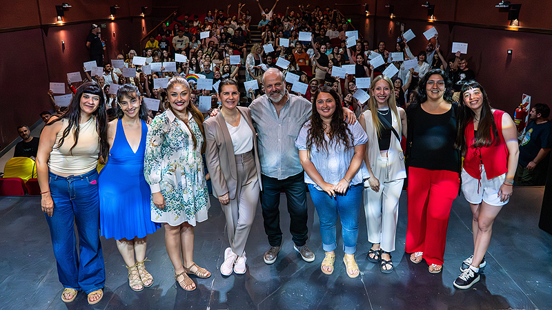 entrega de diplomas de la una{nº de secuencia (001)»} 4