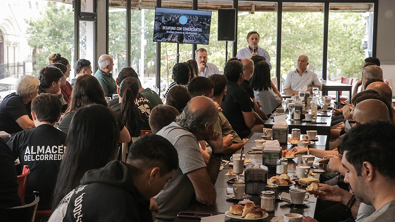primer desayuno con comerciantes de san miguel(1)