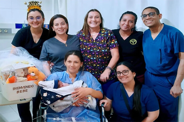 Alexander es el primer bebé del año en Malvinas Argentinas sin título 1