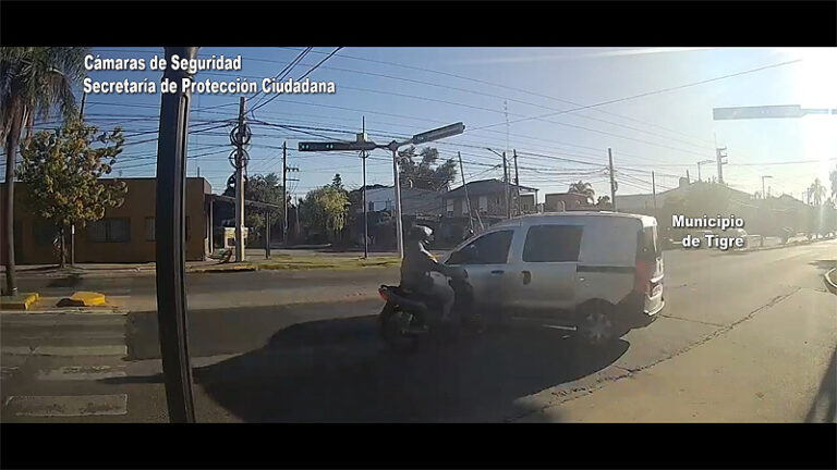 Hizo todo mal: Sin registro y a alta velocidad, cruzó en rojo e impactó contra un auto en General Pacheco sin título 2