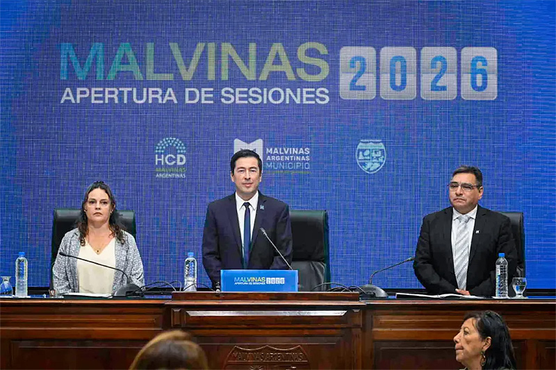 “Se puede ser peronista, administrar con responsabilidad y no dejar de hacer”, dijo Nardini en la apertura de sesiones sin título 10