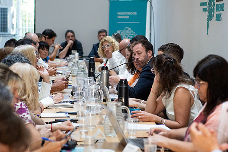 La provincia de Buenos Aires acordó con los gremios de la ley 10430 un aumento salarial del 7,5 por ciento escalonado para marzo y abril sin título 7