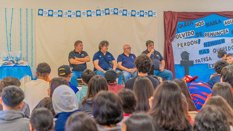 2 excombatientes con jovenes sumate san fernando 2026