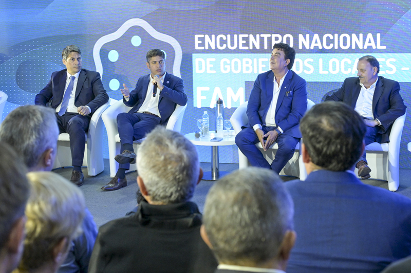 Kicillof se reunió con más de un centenar de intendentes que presentaron un reclamo en el Ministerio de Economía de la Nación don 8235