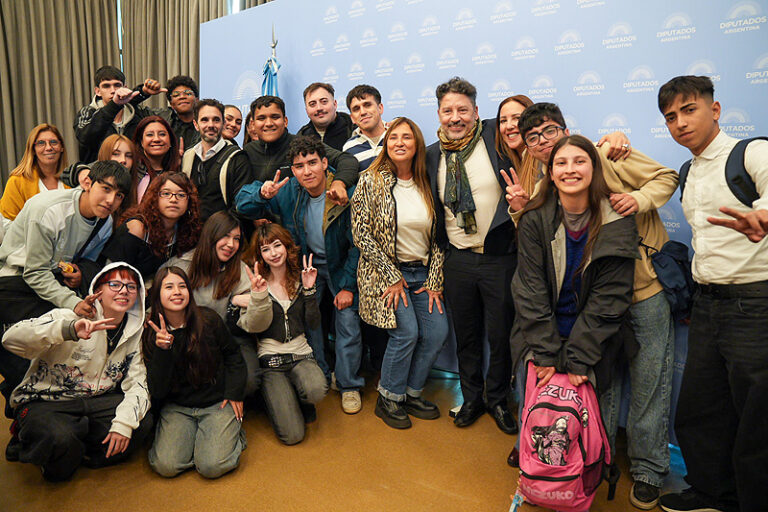 Menéndez disertó en el Encuentro Federal de Centros de Estudiantes encuentro federal de centros de estudiantes (6)