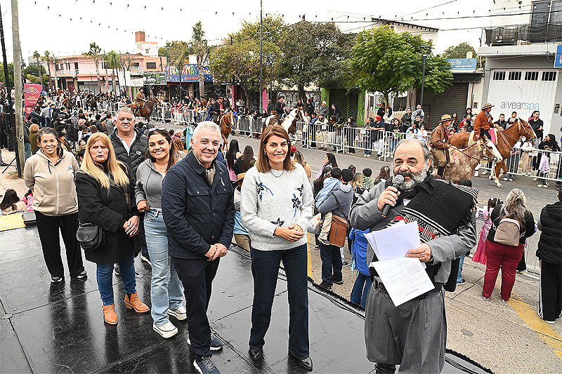 Zamora en el Día de la Patria: "Hay que reflexionar sobre el camino que debe tomar Argentina, un camino de desarrollo, inclusión y solidaridad" sin título 1