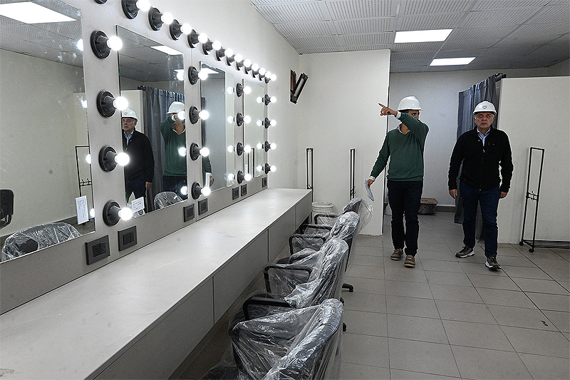 Julio Zamora supervisó la obra del auditorio de Ricardo Rojas, un nuevo espacio para la cultura, la enseñanza y la exposición sin título 7