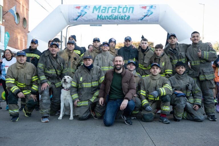 Miles de vecinos participaron de la maratón mundialista en beneficio de los bomberos de Hurlingham whatsapp image 2026 05 11 at 14.30.11 (1)