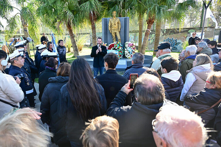 Escobar conmemoró el aniversario número 44 del hundimiento del Crucero General Belgrano whatsapp image 2026 05 02 at 11 46 59