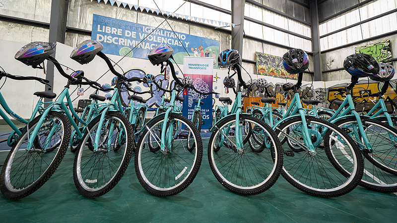 Moreno incorporó bicicletas y cascos para fortalecer tareas de prevención y turismo 2(1)