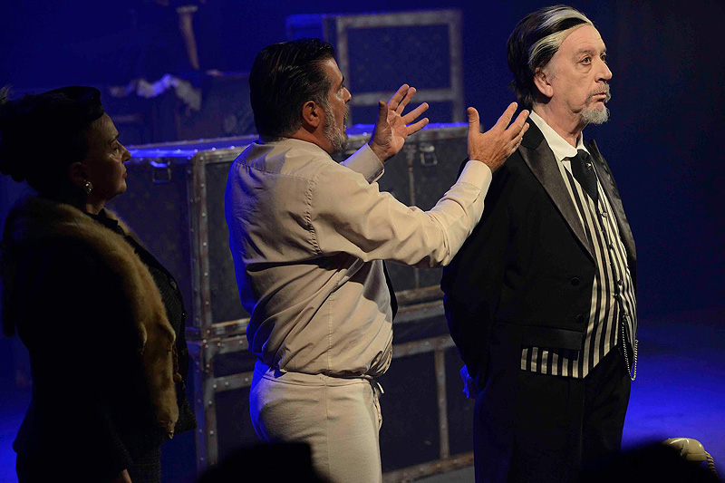 El Teatro Seminari reabre sus puertas este viernes con entradas agotadas para la obra de Diego Capusotto 672390712 18376447882205126 106246168908741725 n