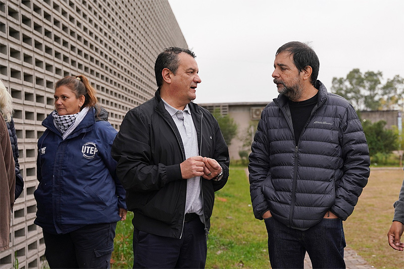Fernando Moreira recorrió la obra del nuevo Centro Juvenil Municipal de Barrio Independencia alonso y moreira