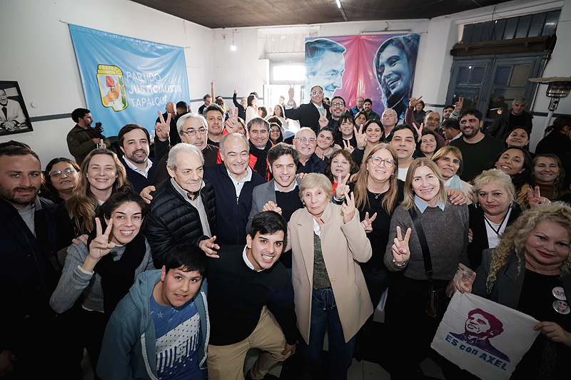 "Después de Milei tenemos que reconstruir una Argentina del lado del pueblo y sus trabajadores", afirmó Kicillof en Tapalqué ar17665