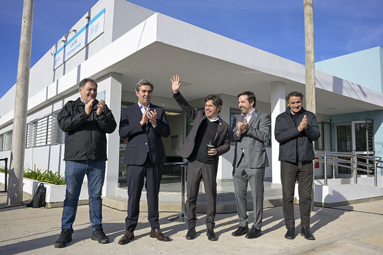 Kicillof inauguró un nuevo centro de salud en Luján don8400