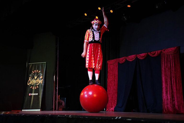 La Fábrica del Arte de San Miguel ofrece dos shows diarios todas las vacaciones de invierno show de cirkuelgue