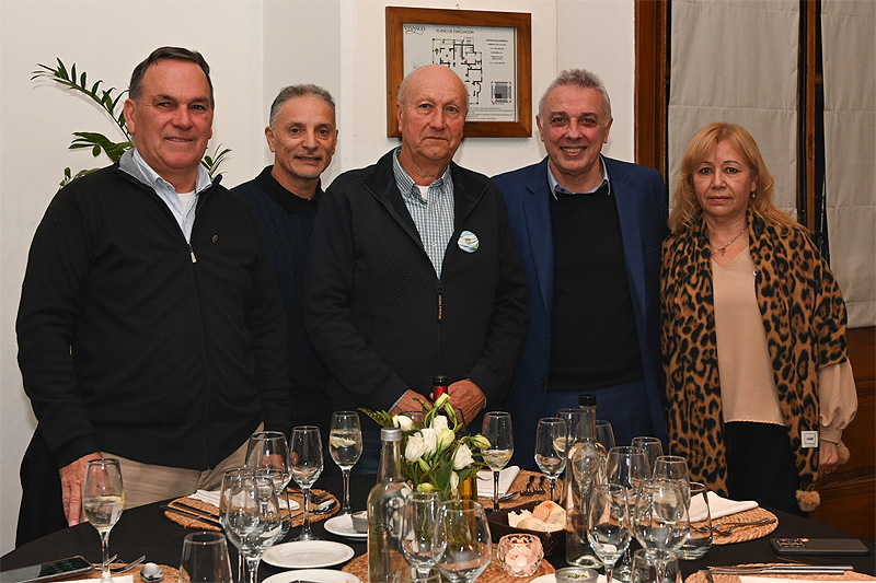 El Rotary Club de El Talar realizó su cambio de autoridades con la presencia del intendente Julio Zamora sin título 1