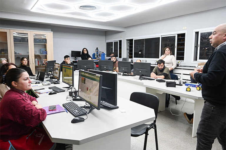 Comenzó el curso gratuito de diseño e impresión tridimensional del Municipio de Tigre destinado a docentes sin título 1
