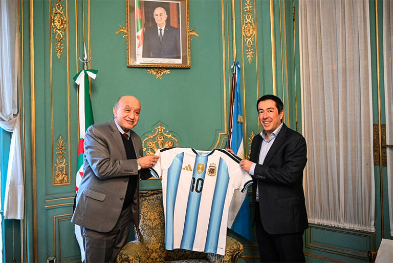 Nardini se reunió con el embajador de Argelia sin título 13