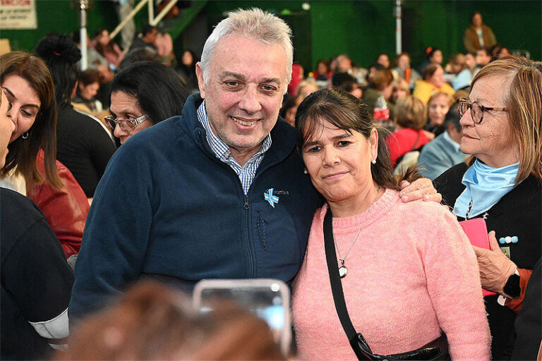 Julio Zamora acompañó la celebración por el Día de la Independencia realizada en Troncos del Talar sin título 14