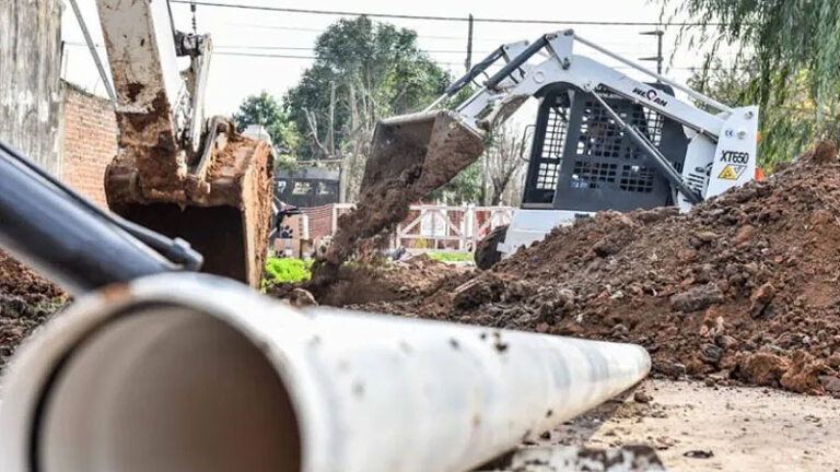 Escobar: Tras las gestiones del Municipio con AySA, quedó habilitada la red cloacal del barrio Las Glorias sin título 2
