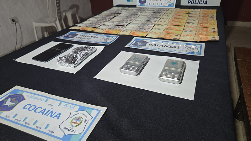 Allanamientos en Grand Bourg: Secuestraron cocaína y detuvieron a cuatro personas sin título 4