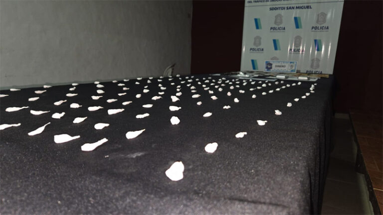 Allanamientos en Grand Bourg: Secuestraron cocaína y detuvieron a cuatro personas sin título 5