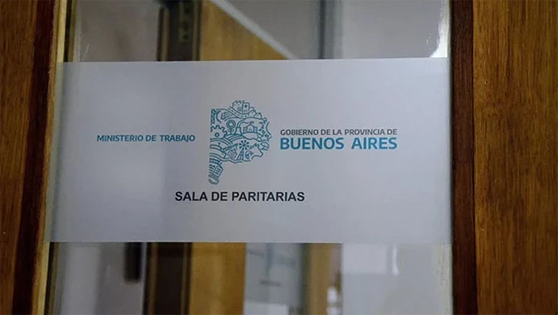 La provincia de Buenos Aires acordó con los gremios docentes y de la ley 10430 un aumento salarial del 7 por ciento escalonado en julio y agosto sin título 5