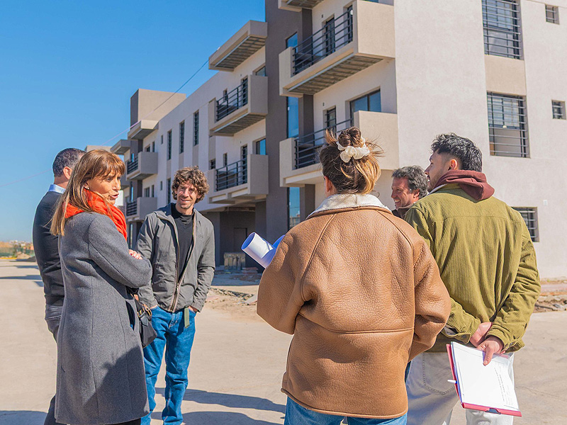 Andreotti anunció el próximo sorteo de 46 viviendas y recorrió el avance de las obras 2 anuncio andreotti sorteo de viviendas ago2026