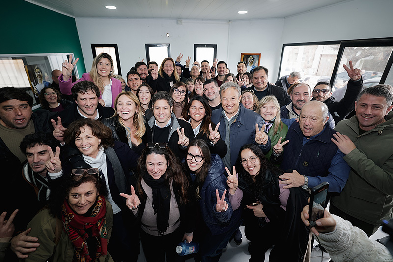 Kicillof: "El peronismo está para acompañar, escuchar y organizar a nuestro pueblo" ar19735