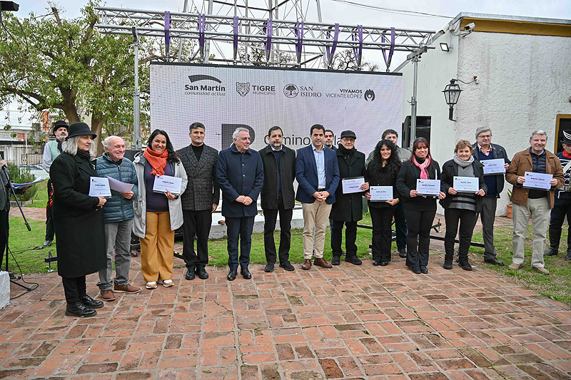 Presentan un recorrido para conmemorar los 220 años de la recuperación de Buenos Aires durante las invasiones inglesas en un nuevo aniversario de la reconquista de buenos aires, el intendente fernando moreira, junto a sus pares de san isidro y tigre