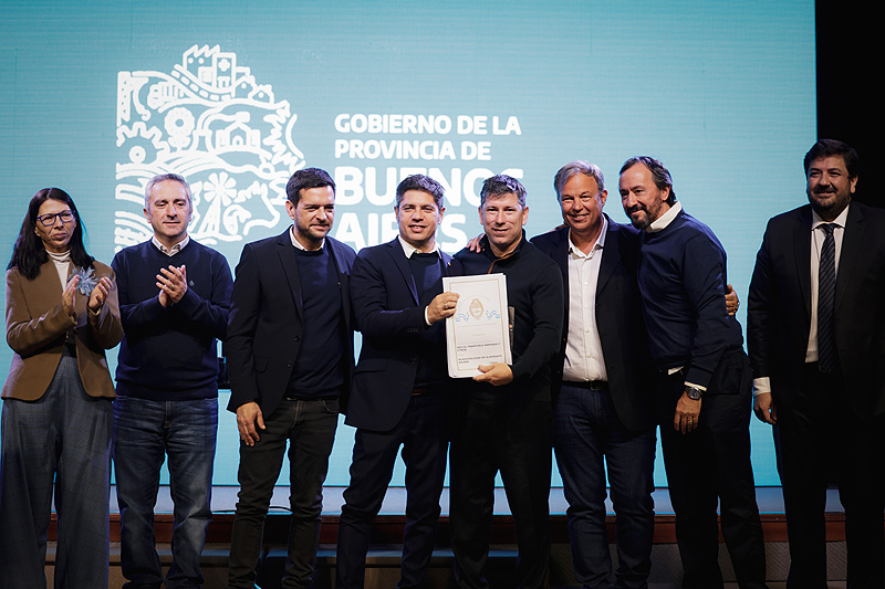 Kicillof inauguró el nuevo Salón de Usos Múltiples del Centro Integrador Comunitario Longchamps mg 9244.jpg