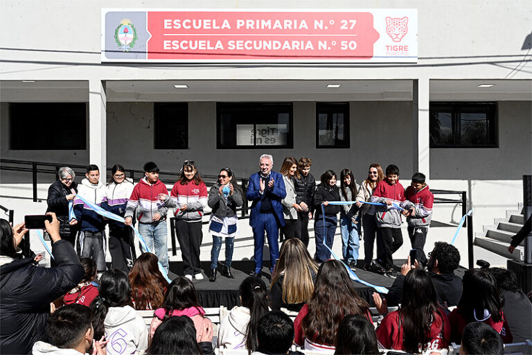 Julio Zamora inauguró la ampliación y renovación de la Primaria 27 y la Secundaria 50 de Rincón de Milberg sin título 15