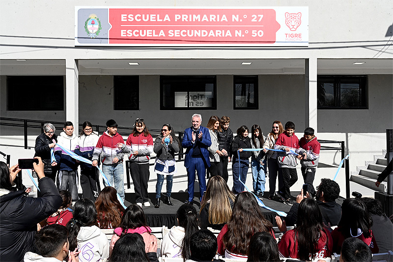 Julio Zamora inauguró la ampliación y renovación de la Primaria 27 y la Secundaria 50 de Rincón de Milberg sin título 15