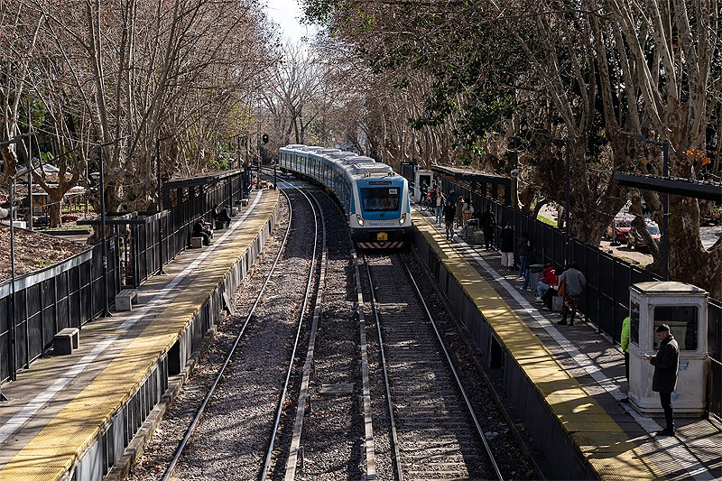 Avanza la llega de repuestos para el sistema de frenos de trenes del Área Metropolitana sin título 5