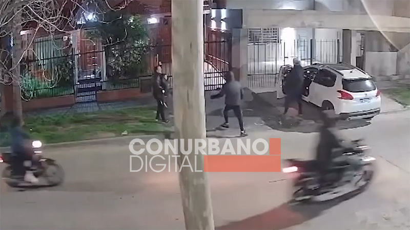 Terror en Morón: Motochorros encañonaron a un padre frente a su pequeño hijo y le robaron la camioneta sin título 5