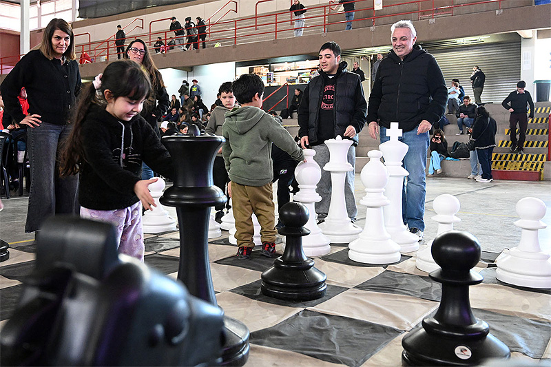 Julio Zamora participó del primer torneo interescolar de ajedrez del Municipio de Tigre sin título 8
