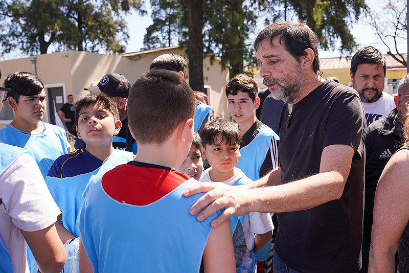 Inicio fernando moreira inauguró el nuevo espacio multideportivo del parque josé hernández.