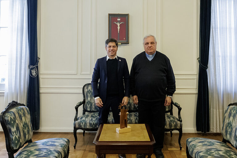 Kicillof se reunió con el presidente de la Conferencia Episcopal Argentina para organizar la visita del Papa a la provincia de Buenos Aires img 8972.jpg
