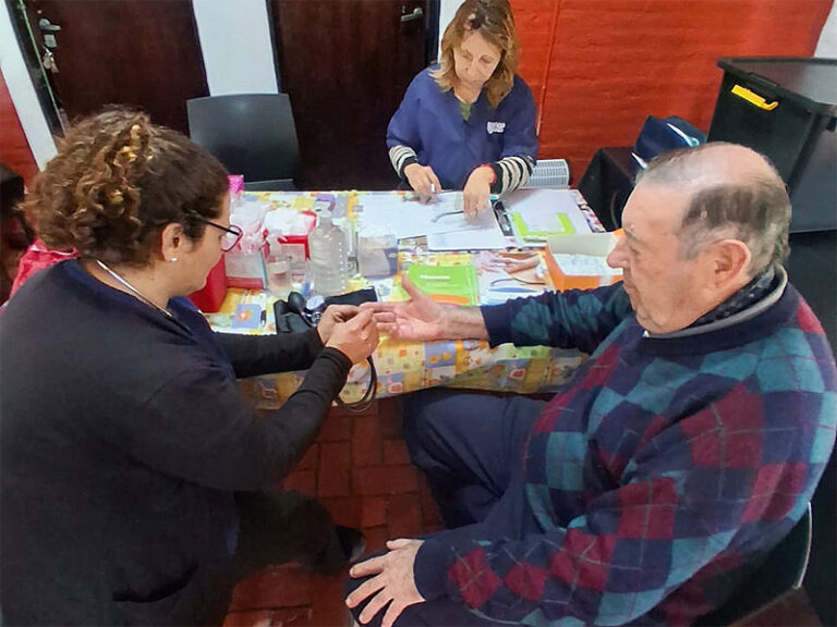 El Municipio de Tigre realizó una nueva jornada de salud para adultos mayores en Benavídez sin título 1