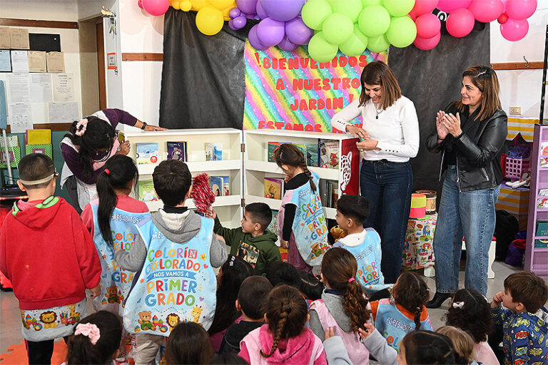 Con la lectura como herramienta de integración, el Municipio de Tigre entregó una nueva biblioteca móvil sin título 10