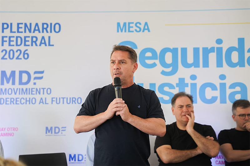 Descalzo expuso sobre seguridad en el plenario federal del Movimiento Derecho al Futuro sin título 12