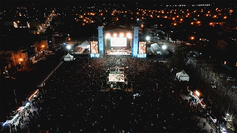 Fito Páez, Serú Girán por Lebón y Aznar y Los Manseros Santiagueños encabezan los shows principales de la Fiesta Nacional de la Flor sin título 3