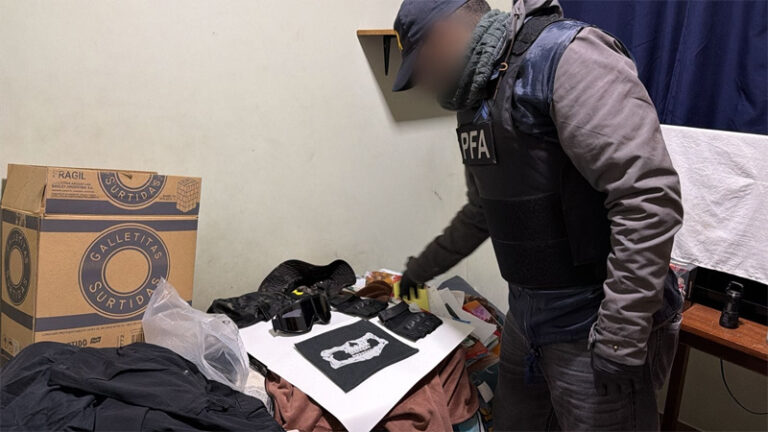 Usó el ChatGPT para planificar una masacre en su escuela y asesinar a sus compañeros: La Policía Federal allanó su casa sin título 5