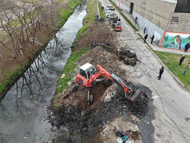 En San Martín, la provincia de Buenos Aires finalizó el saneamiento del canal José León Suárez sin título 5