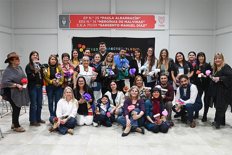 En el marco del Día del Maestro, escuelas públicas para adultos de Tigre realizaron un acto conmemorativo sin título 6