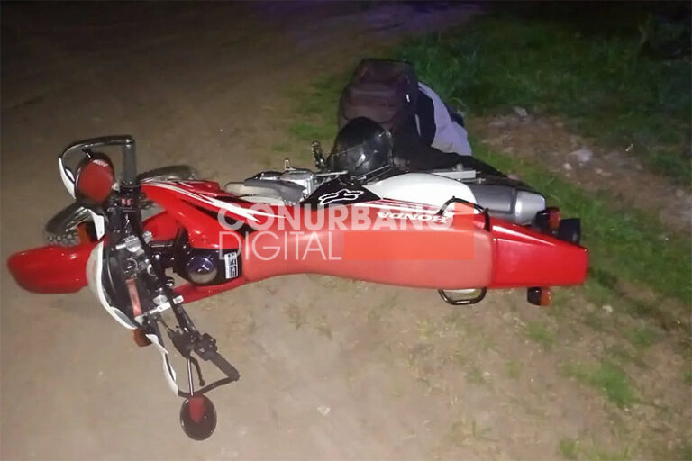 Una pareja de policías de Ituzaingó angeló a un motochorro que intentó asaltarlos junto con un cómplice en Merlo sin título 7
