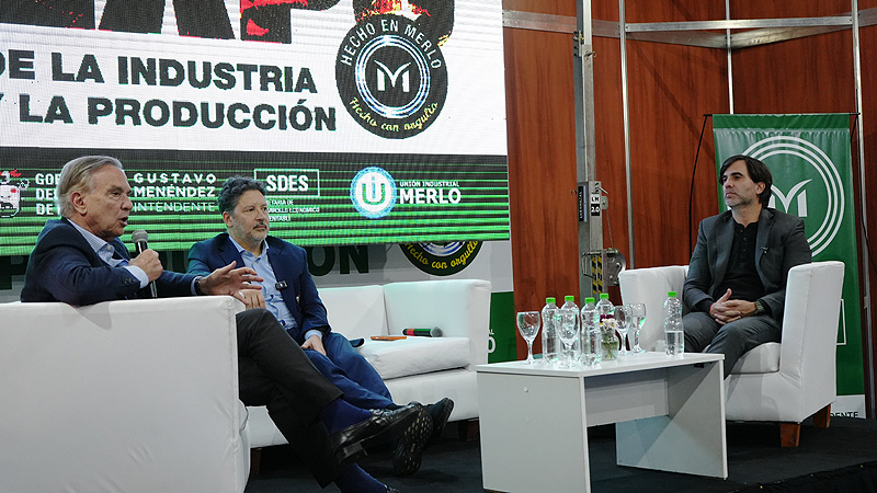 Inicio menendez, pichetto y echarren en la expo hecho en merlo 2026 (2)