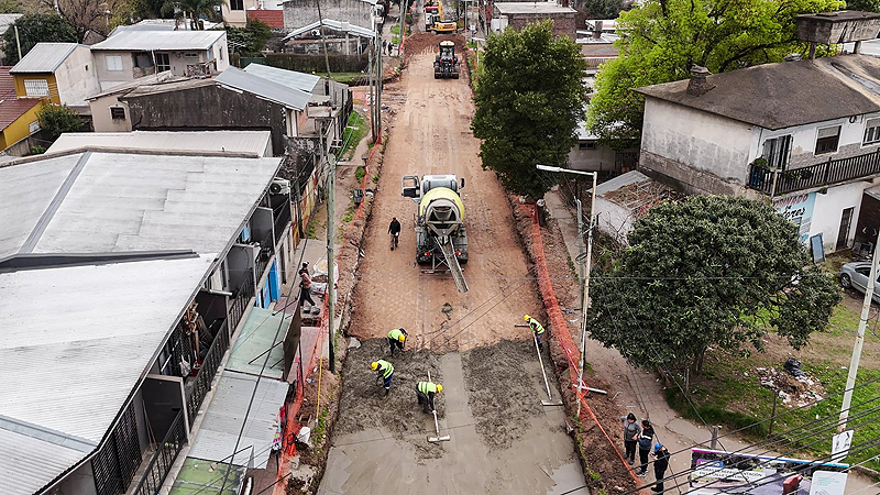 Moreno: Comenzó la repavimentación de la calle San Emilio, en Trujui san emilio 1
